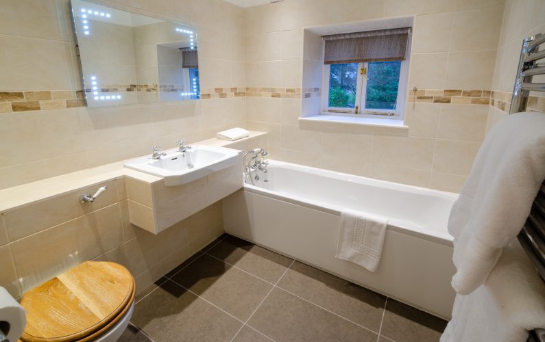 Cottage number one ensuite bathroom Skelwith