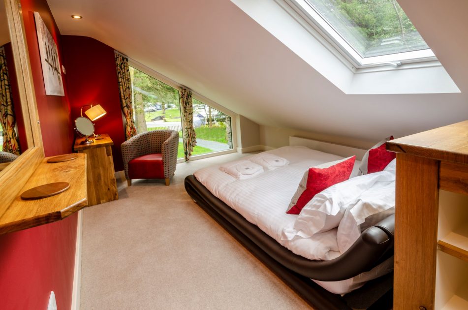 The Greenhouse cottage chaffinch bedroom Large Group Accommodation in the Lake District Skewith